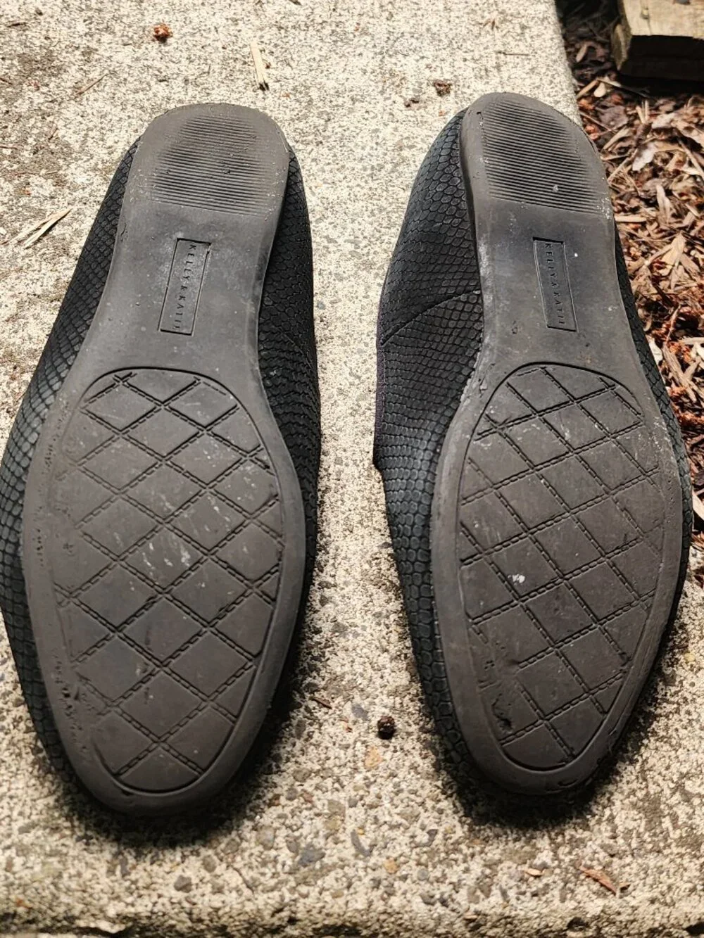 Kelly & Katie Peyton size 8 Black suede flats, faux 🐍 🐍